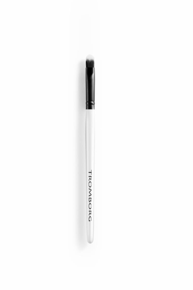 Brush #2 Øyenskygge